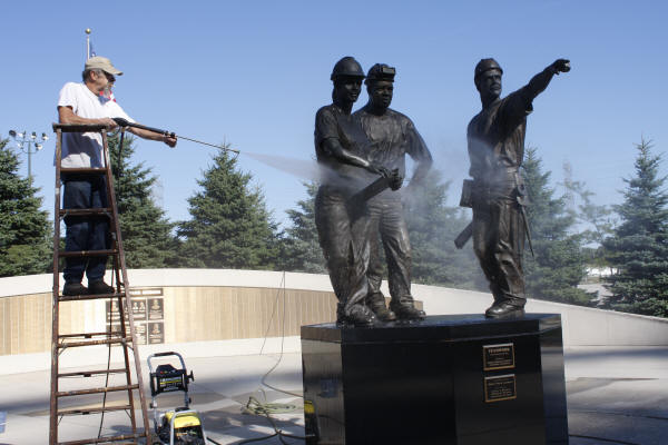 Washing Teamwork Memorial